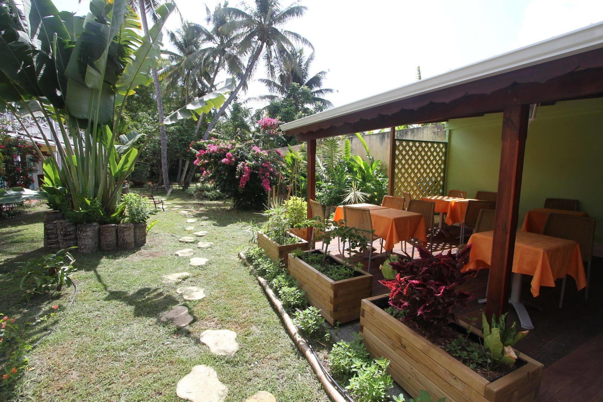 Hotel La Maison Creole Le Gosier  Luaran gambar